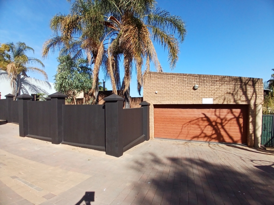 To Let 4 Bedroom Property for Rent in Schoemansville North West